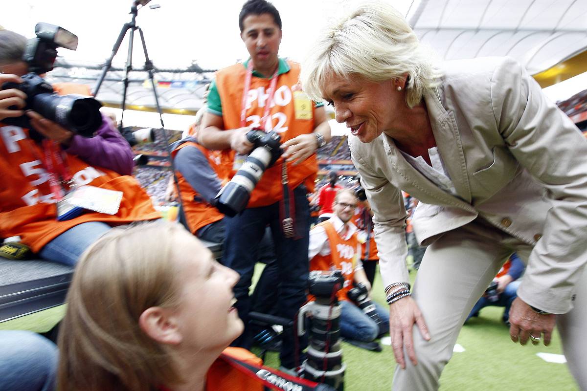 方程 ax+b=0 的解：一个或无数个