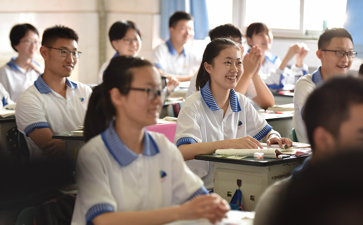 成都医护学校如何调整教学方案