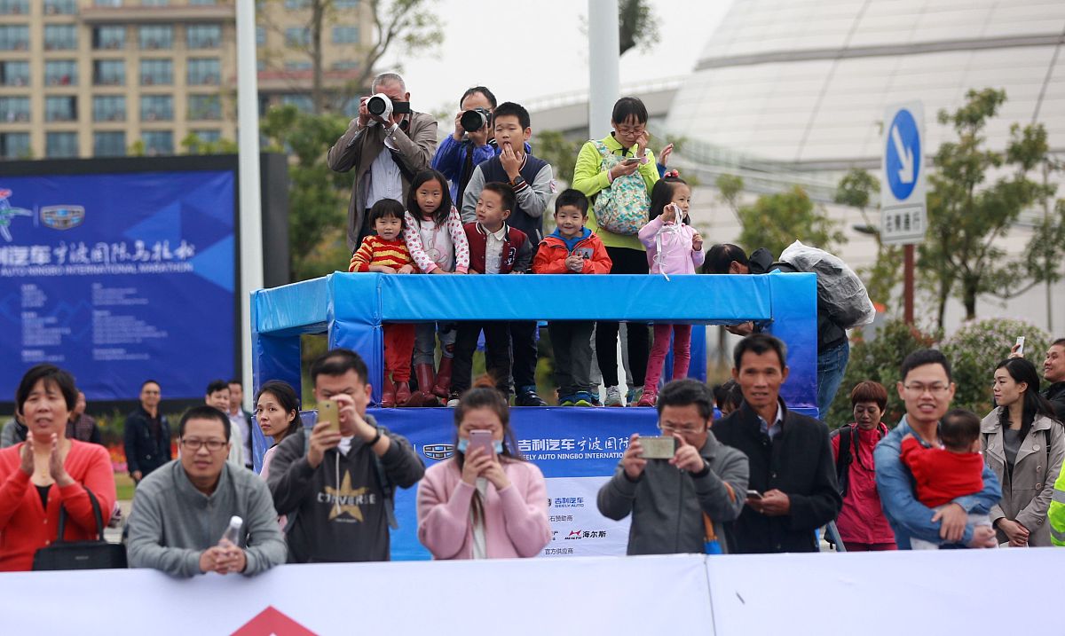 温州体育运动学校备战省运会，张志宏一行送去慰问和鼓励