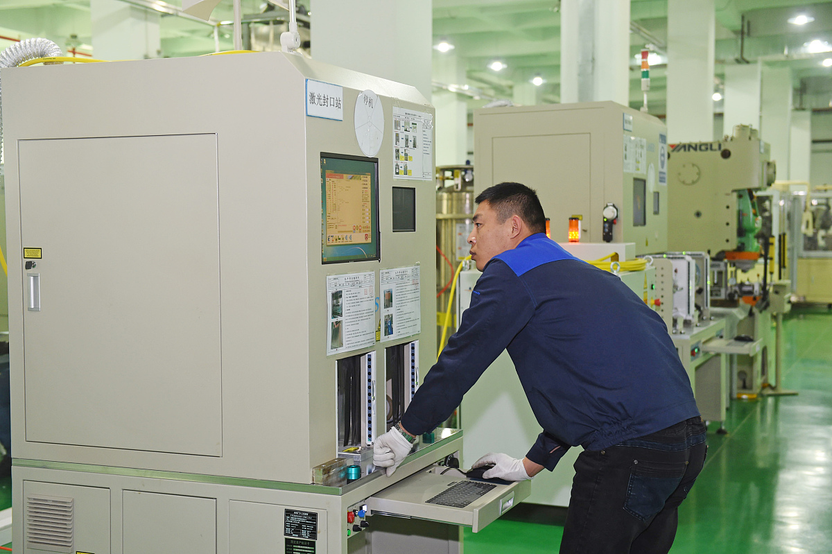 依光伏玻璃激光打孔机控制系统设计为题选题意义进行至少3000字叙述