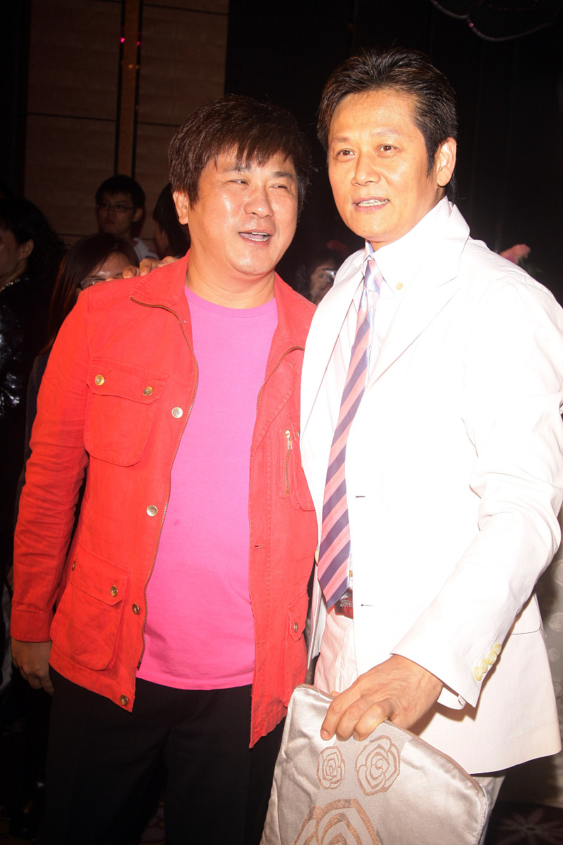 2011年11月7日,台北,搞笑团体"浩角翔起"阿翔和老婆"小公主"在台北内