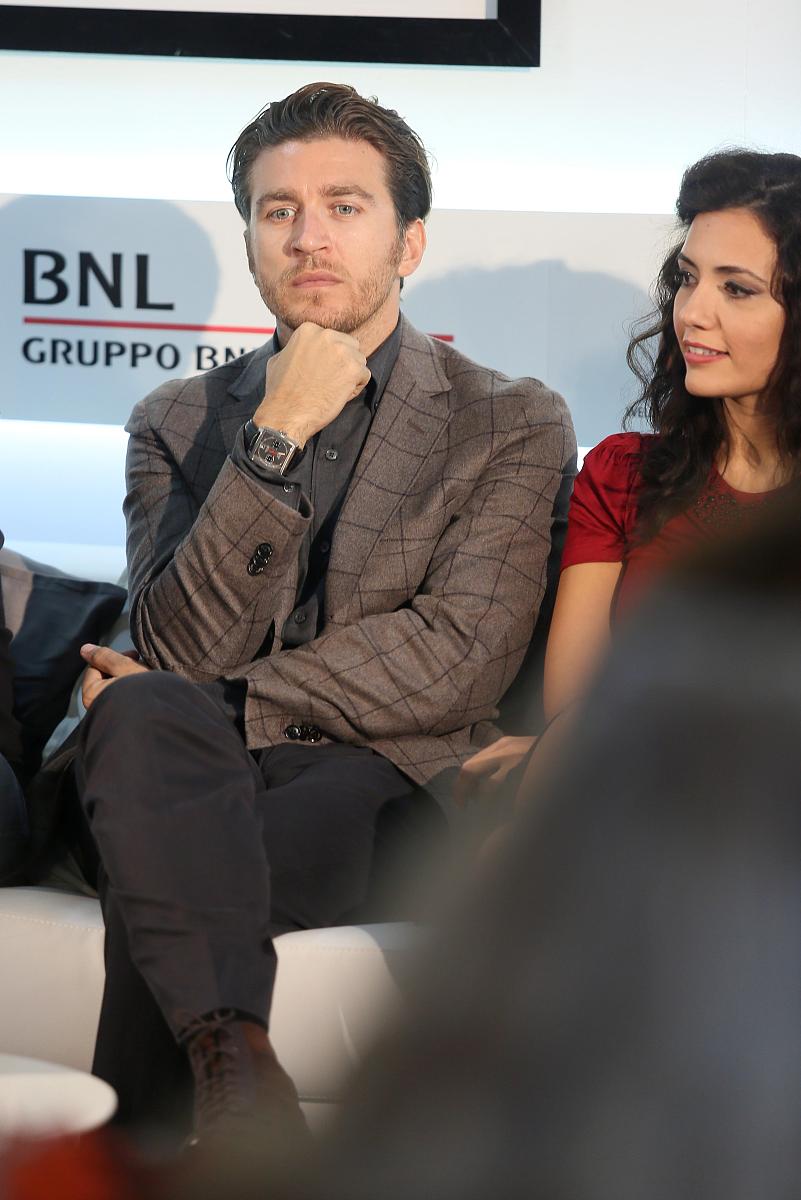 亚当瓦日克什么时候去世的