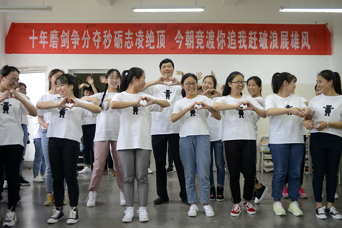 成都五月花高级技工学校客户服务专业前景：就业机会与发展方向