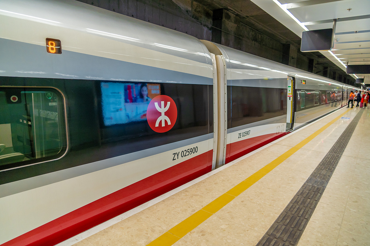 上午0930到香港国际机场的话如何从香港国际机场到广州？有哪些班次？