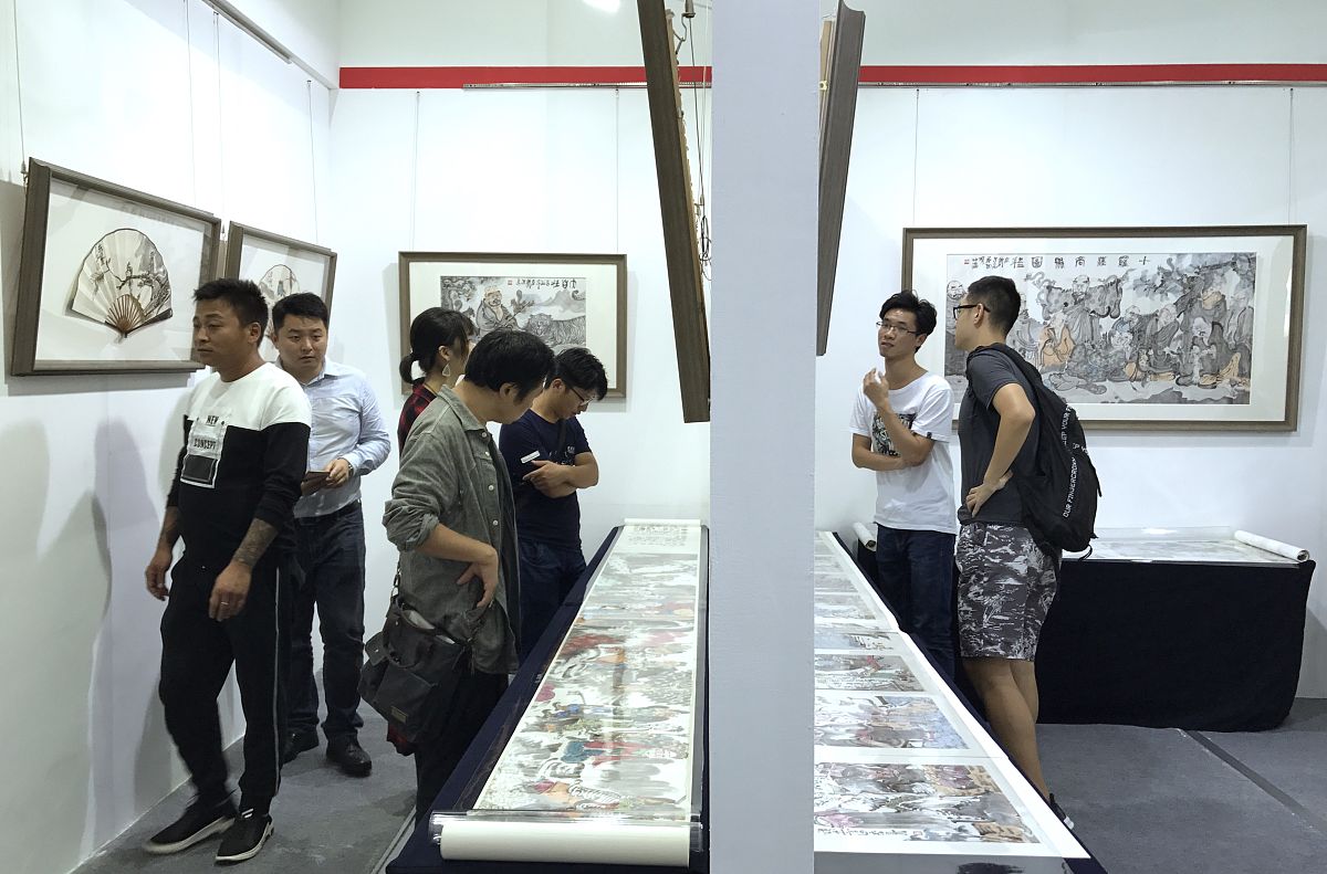 南京党员教师观展艺术精品，提升艺术素养，促进教育实践