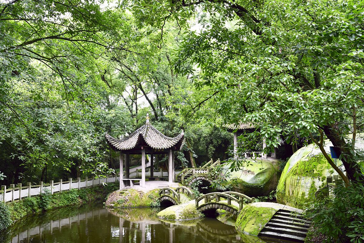 重庆医药卫生学校2021年招生办联系电话