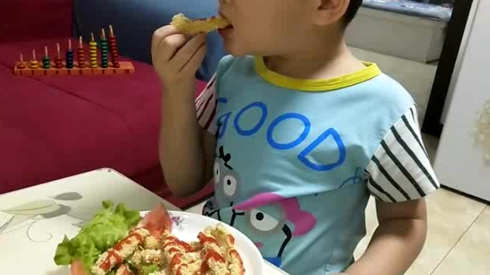 不用油炸,好吃又健康的无骨鸡柳!宝宝吃得一口接一口!