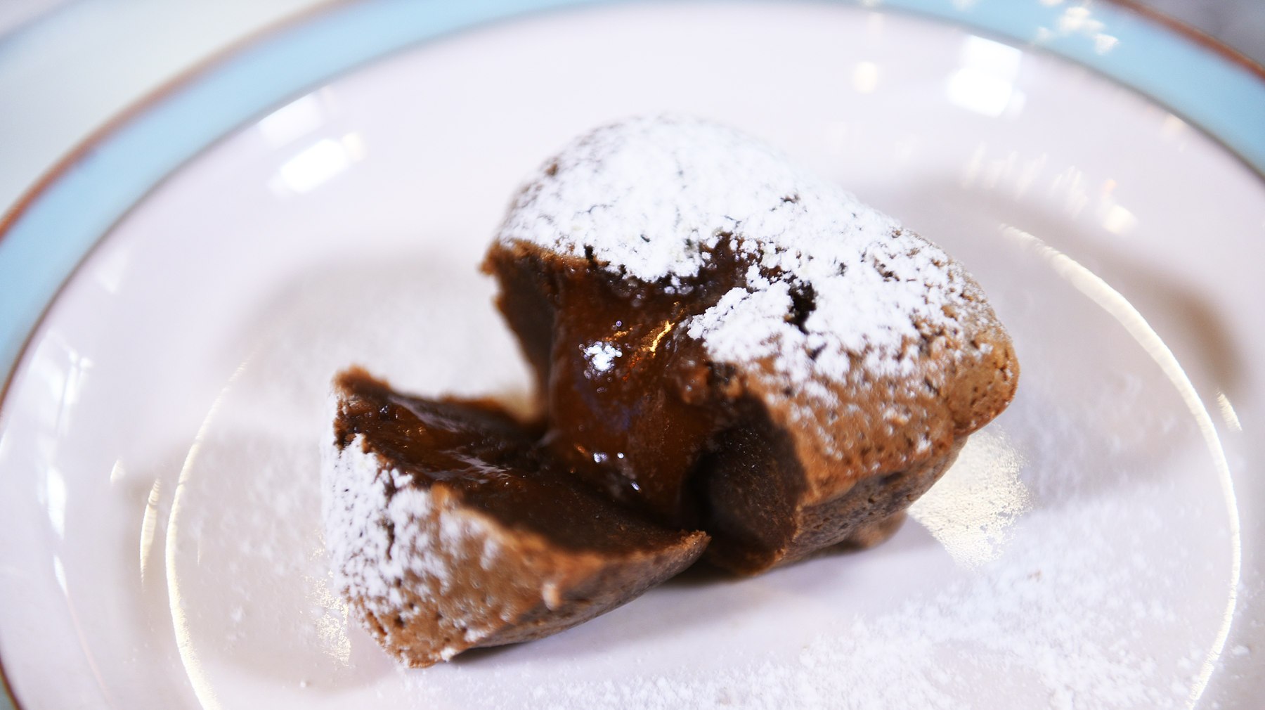 一口咬下去,就有爆浆流出的蛋糕,居然这么简单!