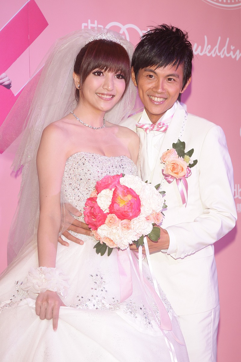 2011年11月7日,台北,搞笑团体"浩角翔起"阿翔和老婆"小公主"在台北内