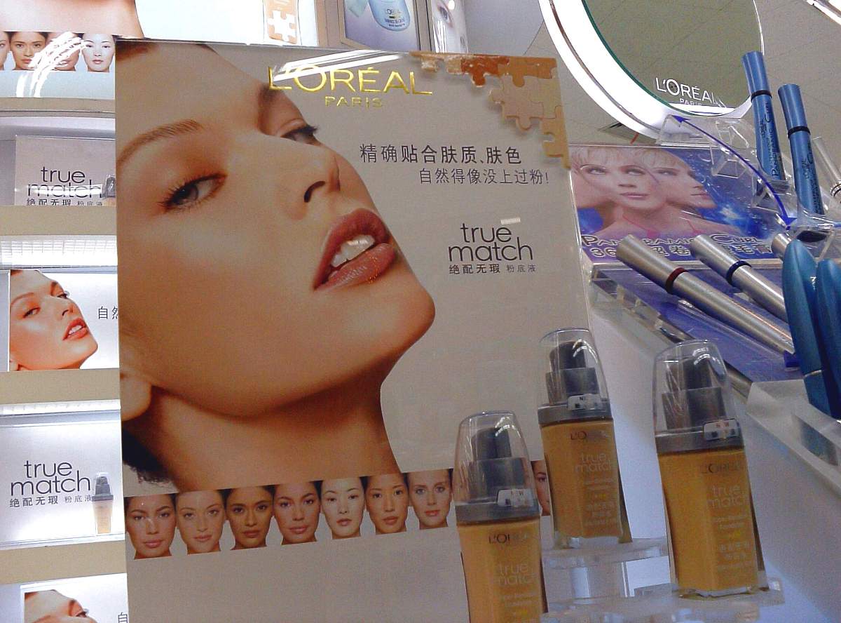 华桑葆丽传明酸精华导入效果如何？淡化色沉你该知道这些！