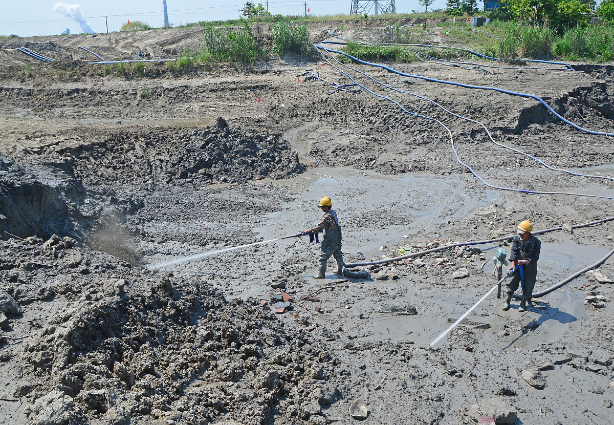 低渗透储层开发技术难点及对策研究：石油开采员的视角