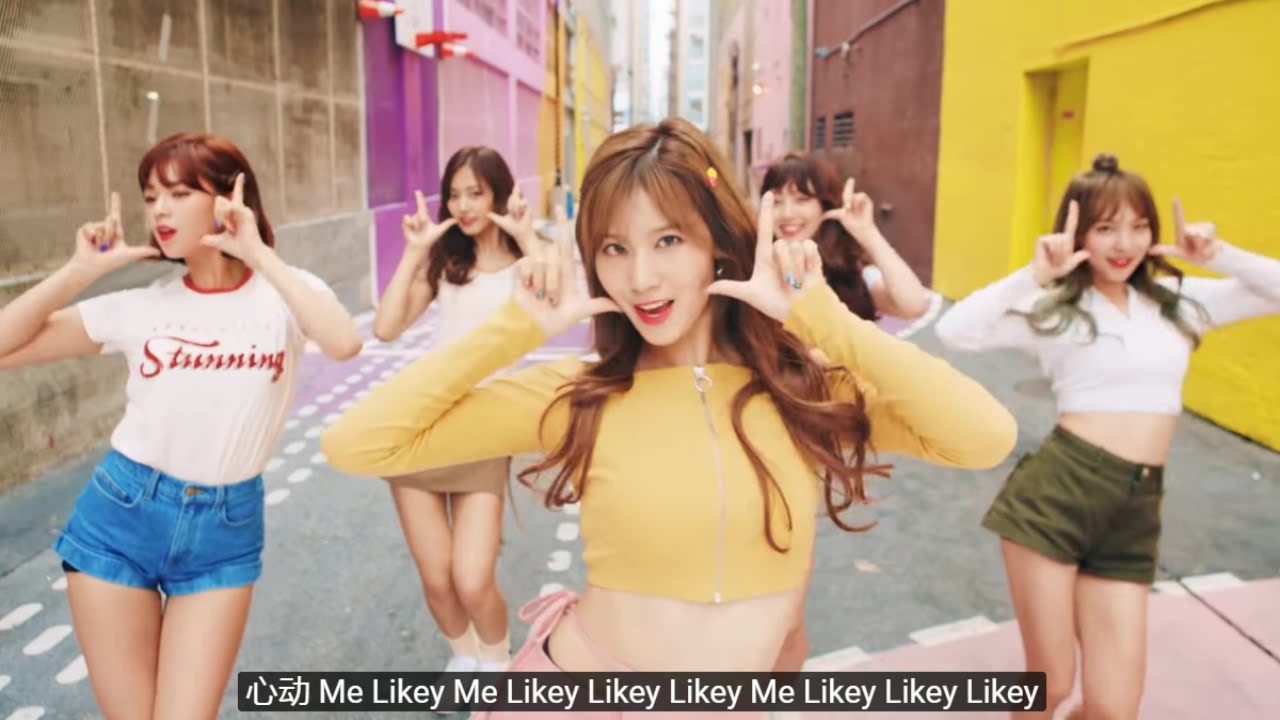 [图]TWICE甜蜜演唱歌曲《LIKEY》,9位小姐姐都好好看啊