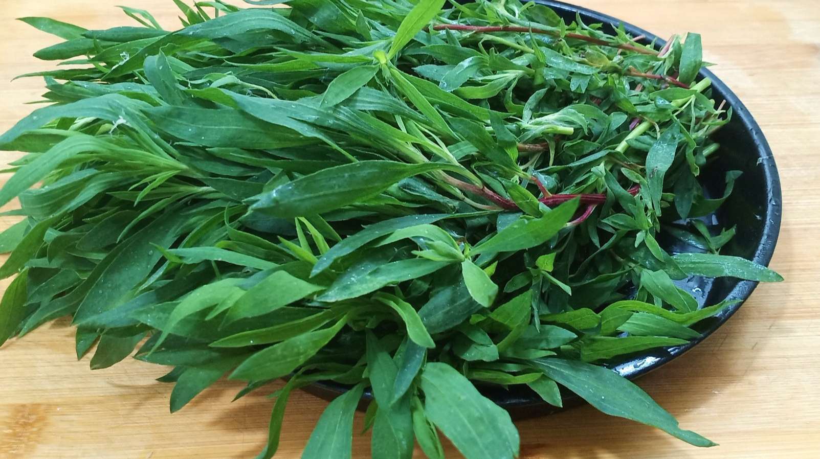 身体上火别怕,多吃这种野菜,做法简单,爽滑Q弹,比吃肉都香