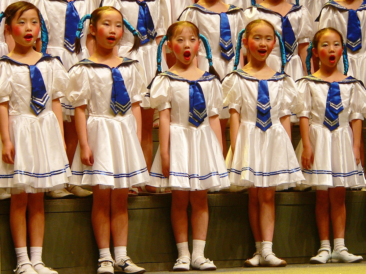 支教举办小学生合唱比赛的过程