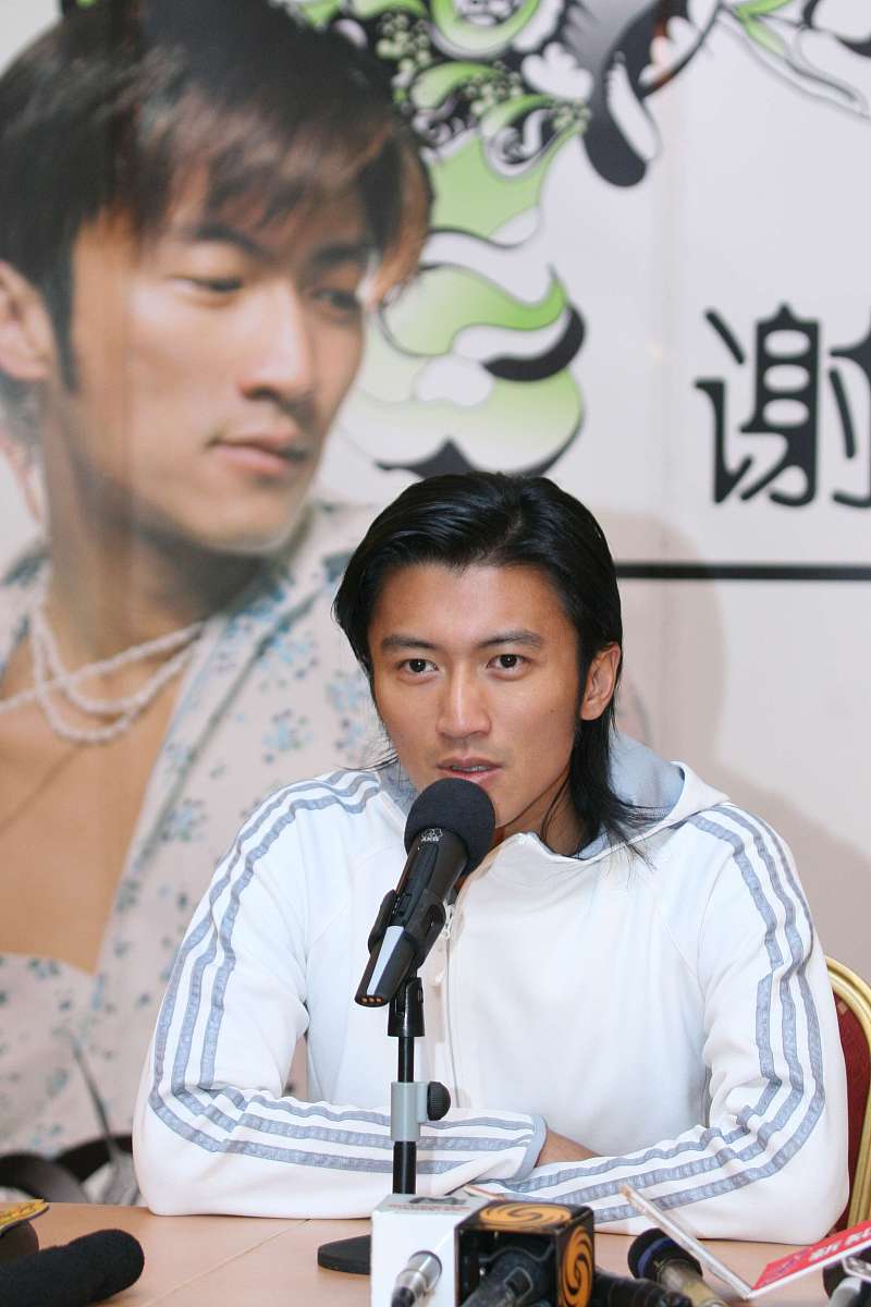 陈冠希出道：从信用卡广告到《特警新人类2》，他是如何走红的？