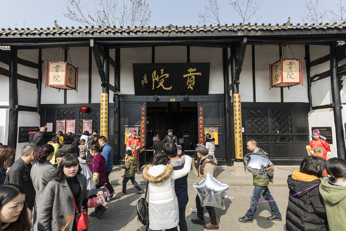 南充中专学校学历有价值吗？ - 深入分析就业前景