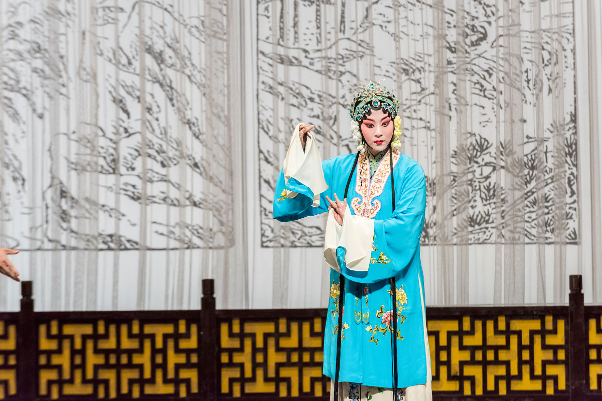 上海天蟾逸夫舞台上演京武会,武生陈麟,杨程演绎经典剧目《蜈蚣岭》