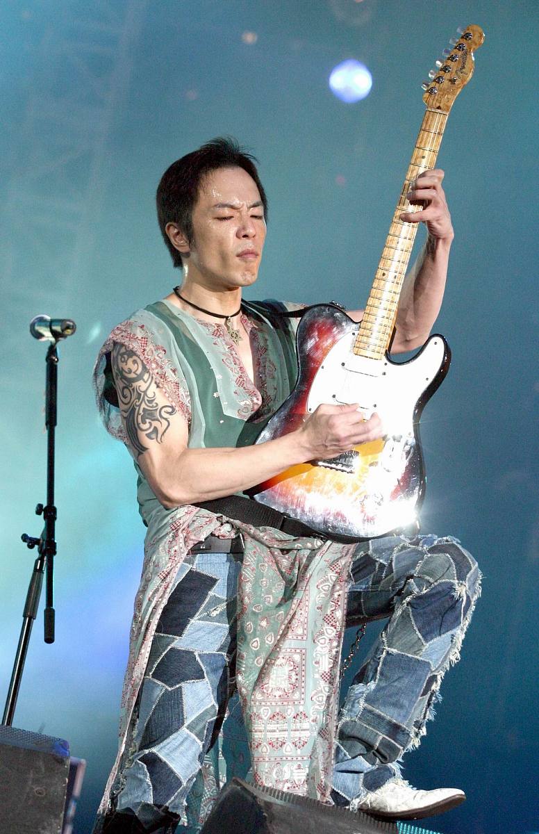 2005年9月3日,"beyond的故事上海告别演唱会"在上海体育馆火爆上演.++