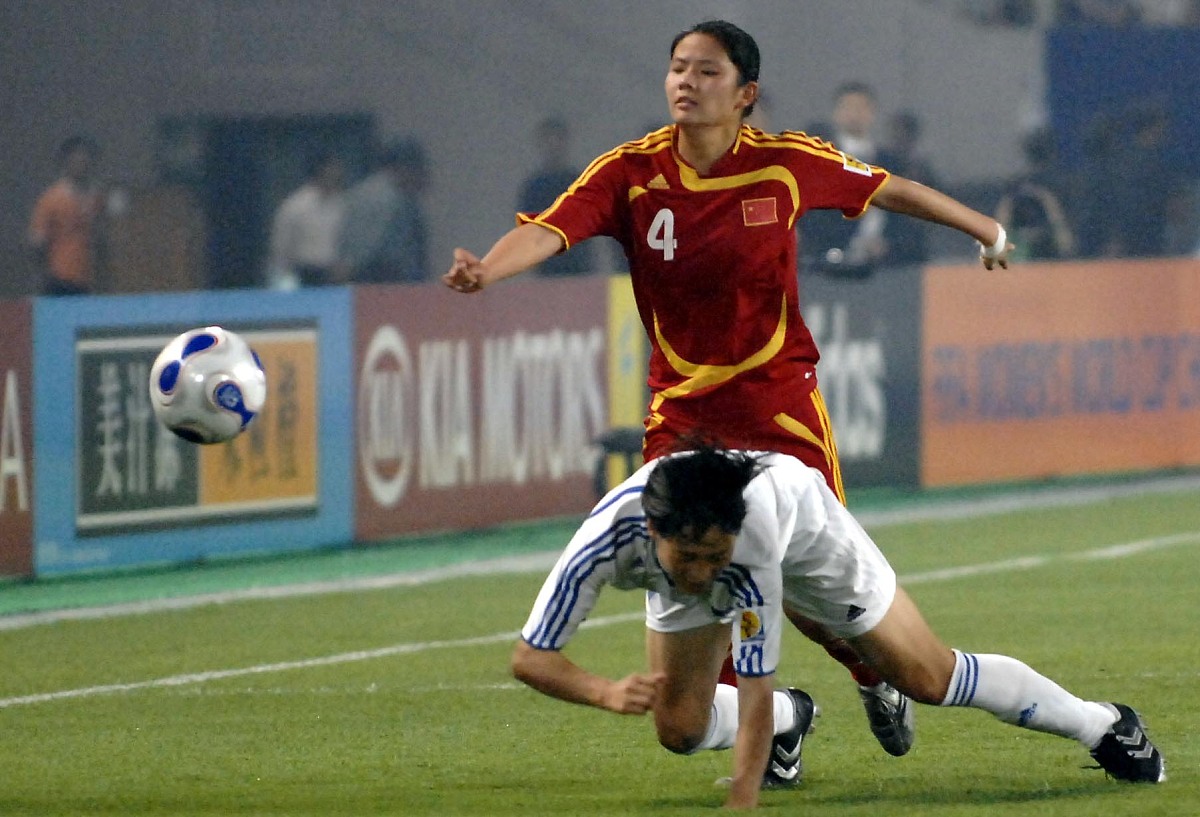 2007年4月21日,武汉,足球表演赛,中国国家女子足球队3-2战胜国际足联