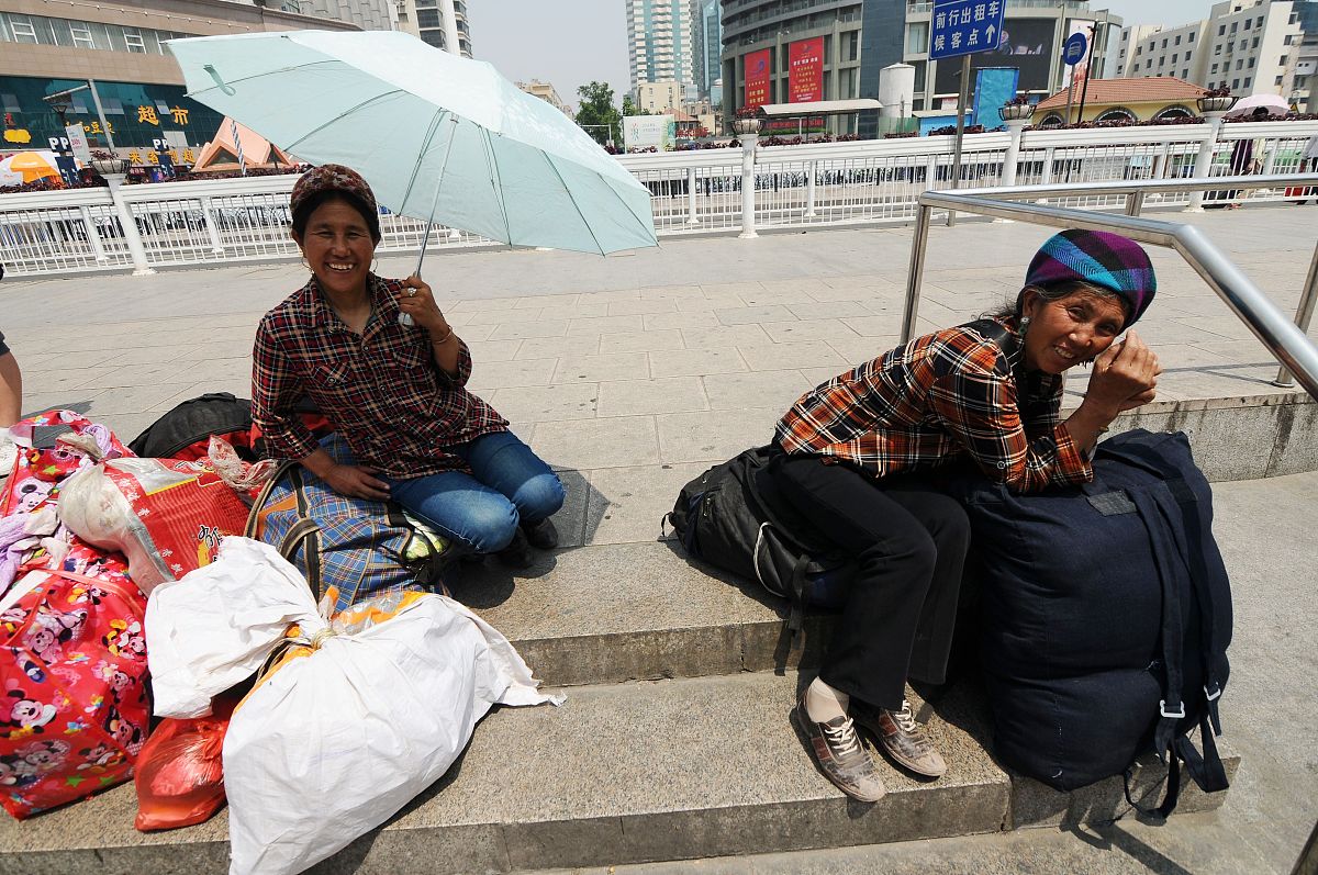 確かに太ってる人居ないね！あ！！1人居たわ 日本にも沢山いるけどね 乞食‼️ホームレスの事かぁ‘０’国民皆が配給を貰え無いのかぁ 最近ホームレスあんまり見なくなった気がする 翻译成 中文