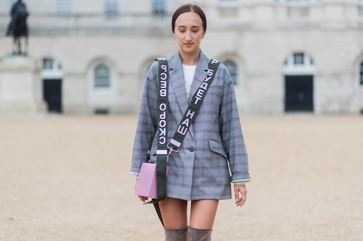 平方公式在生活中的应用：从正方形到环形广场