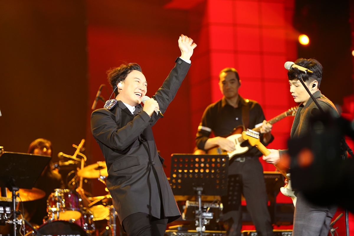 2015年11月10日,北京,"2015年湖南卫视天猫双11狂欢夜"活动举行.***_*