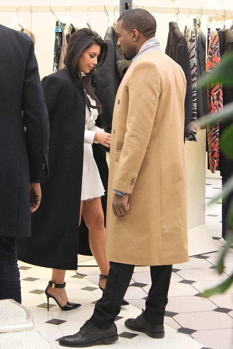 2013年1月12日讯,法国巴黎,当地时间1月11日,金-卡戴珊(kim kardashia