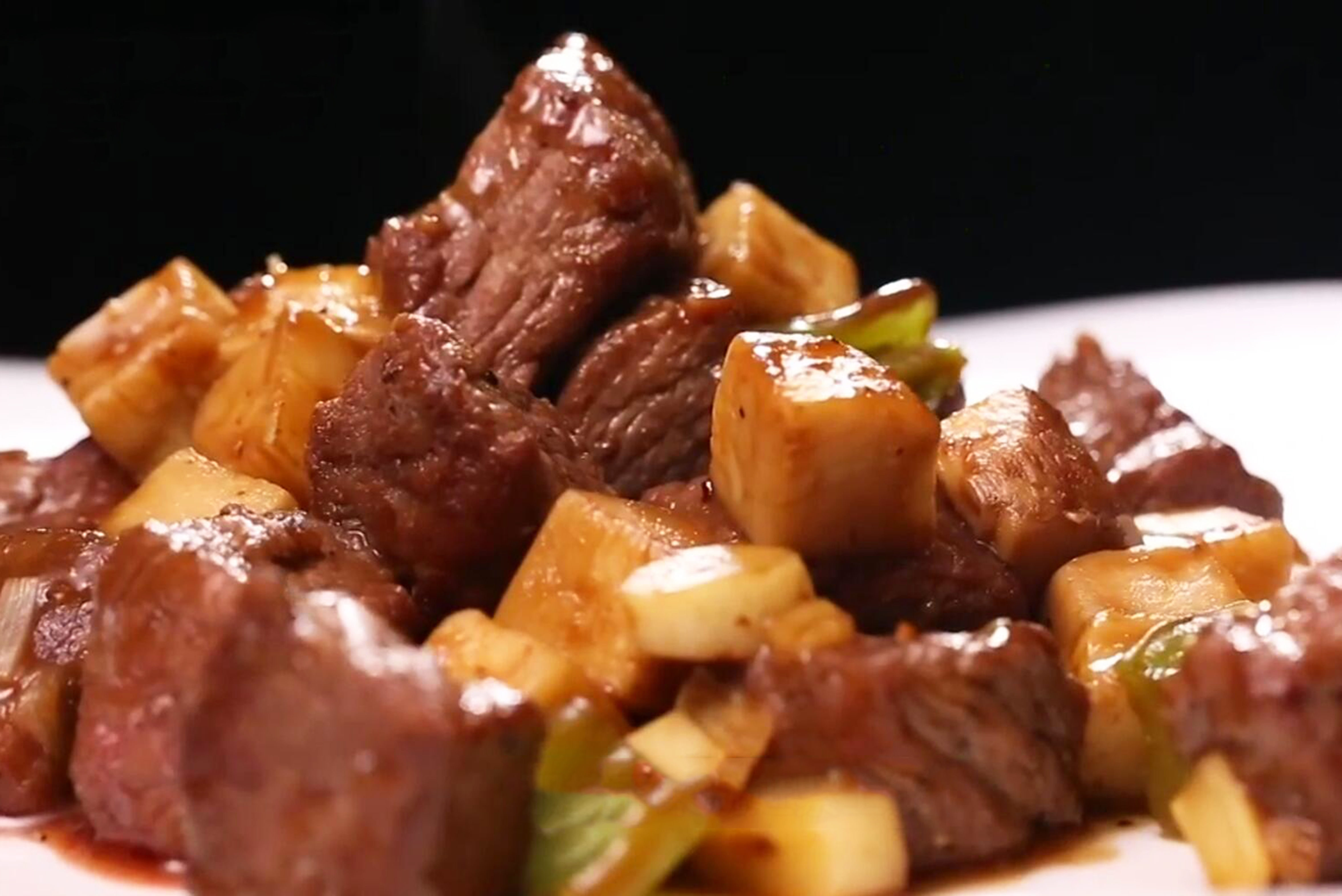 牛肉和它搭配一起,鲜嫩多汁,夏季不长肉,让您一口一块停不下来