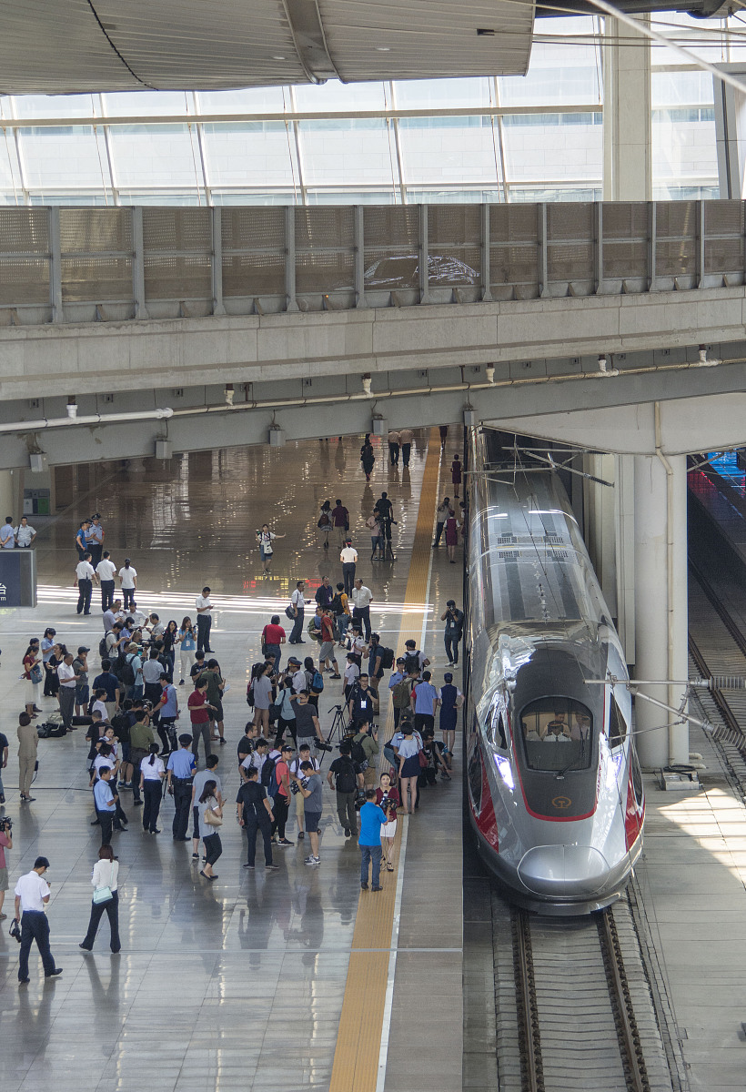 云南永仁县初中生学高铁学校需要几年？