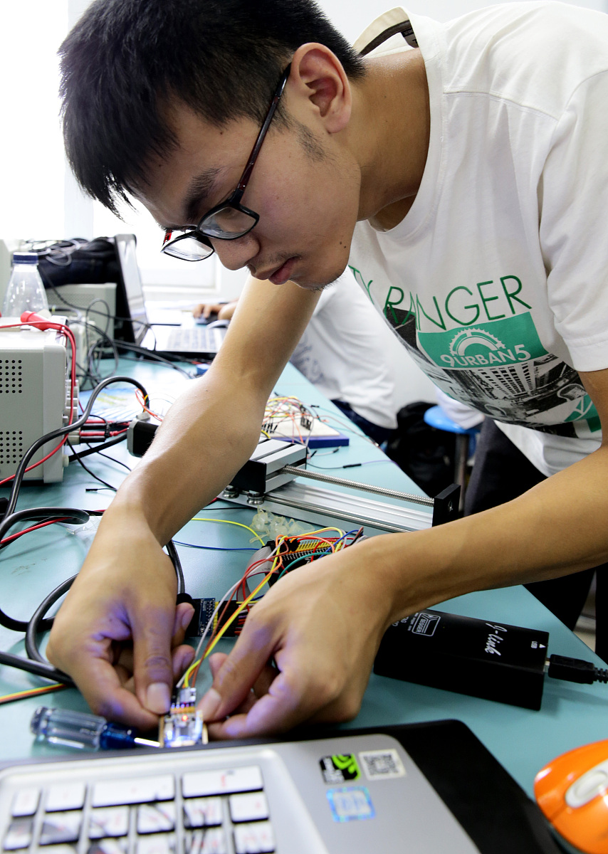 来几个大学生电子设计竞赛的队名要比较独特
