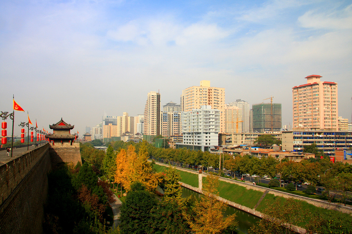 ***_***2012年10月02日,陕西省西安市,城东街景,城墙+++_+++西安,风景