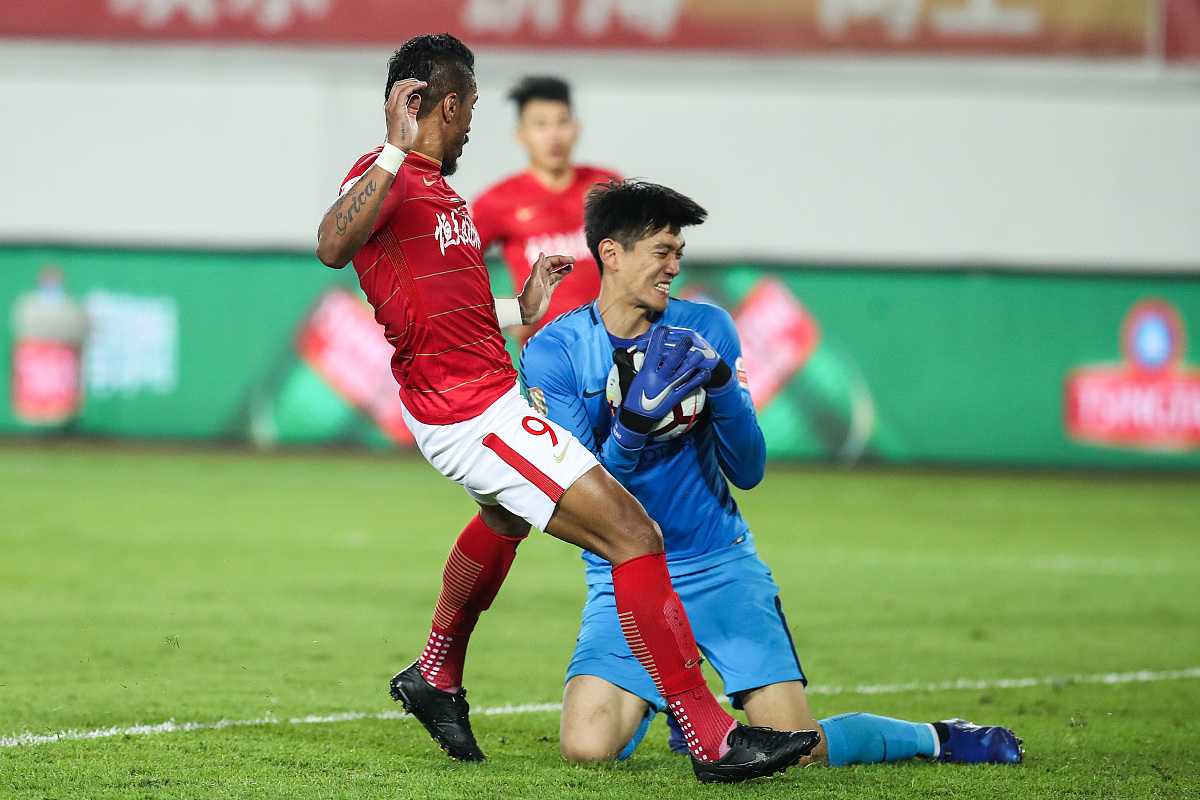 2018中超第28轮:广州恒大淘宝4-5上海上港