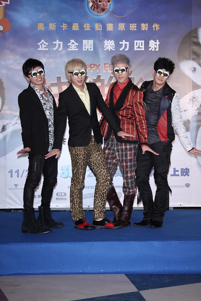 2011年11月23日,台北,lollipops f为动画电影《快乐脚》宣传.***_*** 