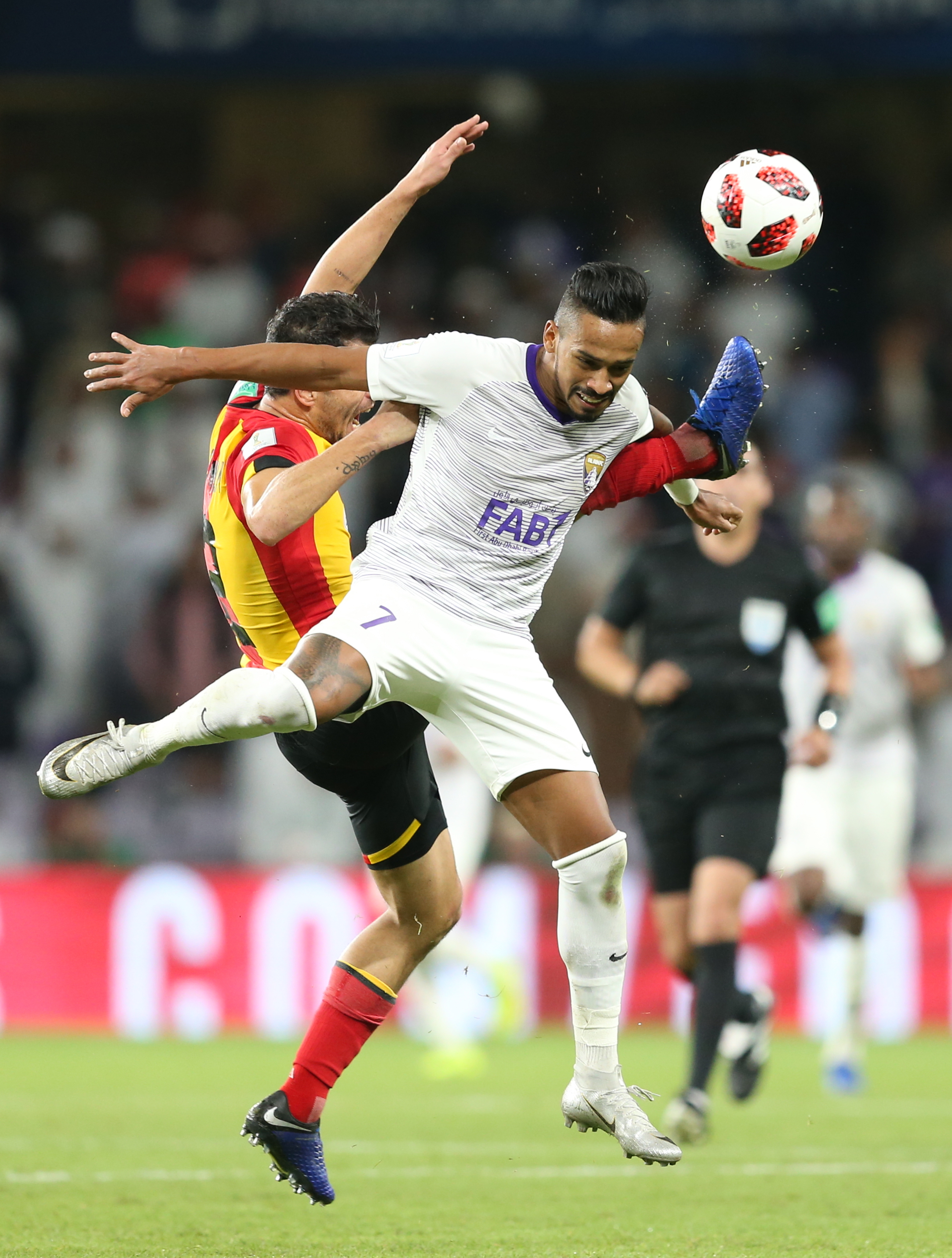 足球--世俱杯:阿联酋艾因晋级半决赛