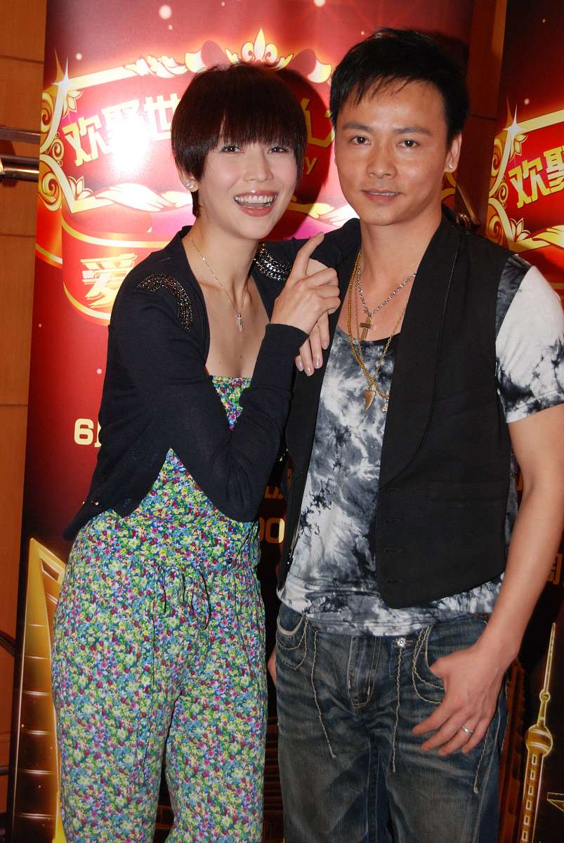 2010年6月2日,上海,大型综艺娱乐节目《欢聚世博·华人大综艺》举行节