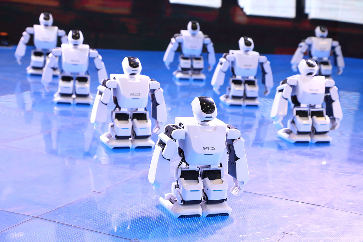 写出研发蛋鸡养殖中病死鸡巡检机器人包含的研究内容。