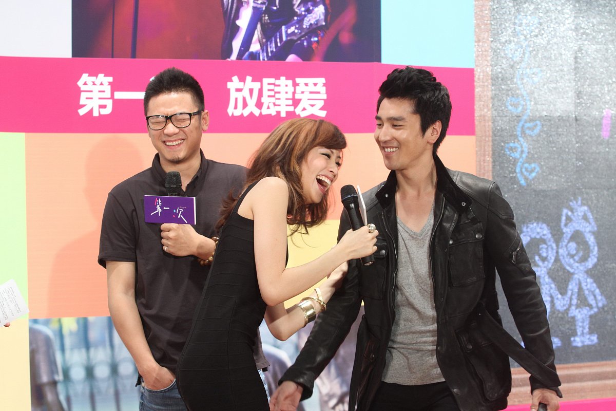 2012年05月14日,北京,电影《第一次》男生情歌告白会举行.***_***袁咏