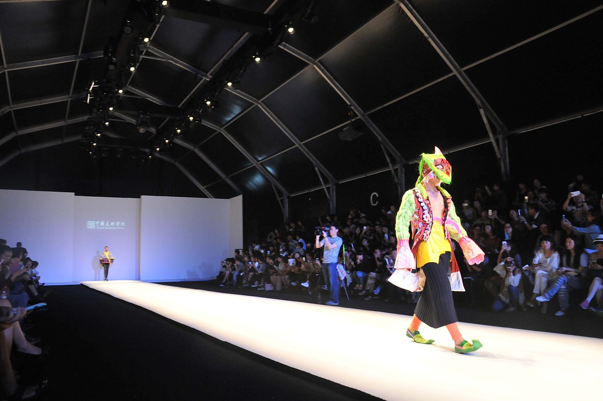 石楼县职业中学2023年招生电话：报名咨询联系方式