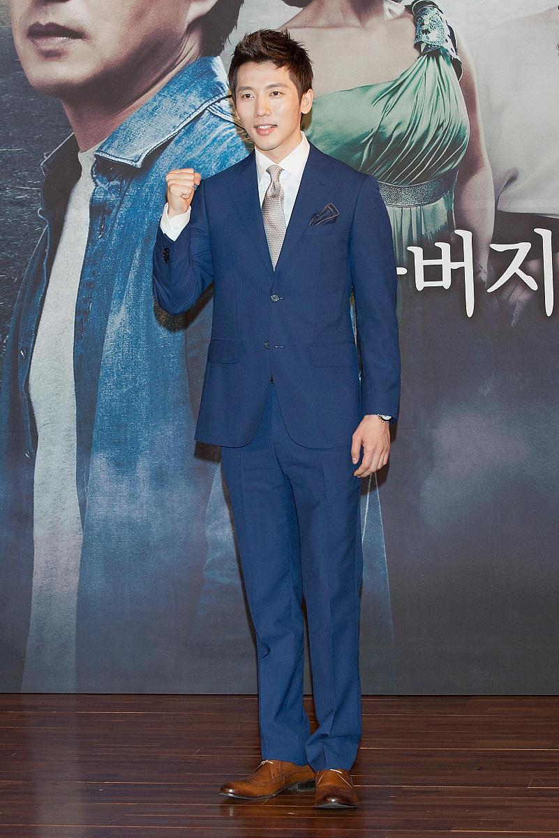 2013年6月26日,韩国首尔,电视剧《丑闻》举办发表会.***_***奇太映  s