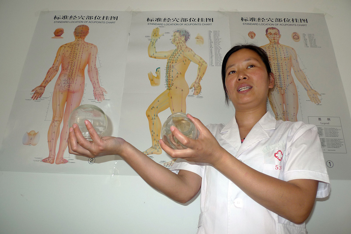 学生报考重庆市第二卫校麻烦吗