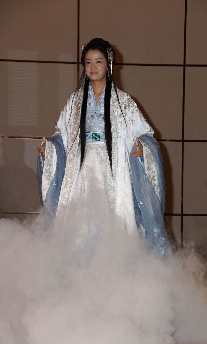 普通老百姓怎么联系金华的媒体曝光事件？请尽可能详细一点谢谢