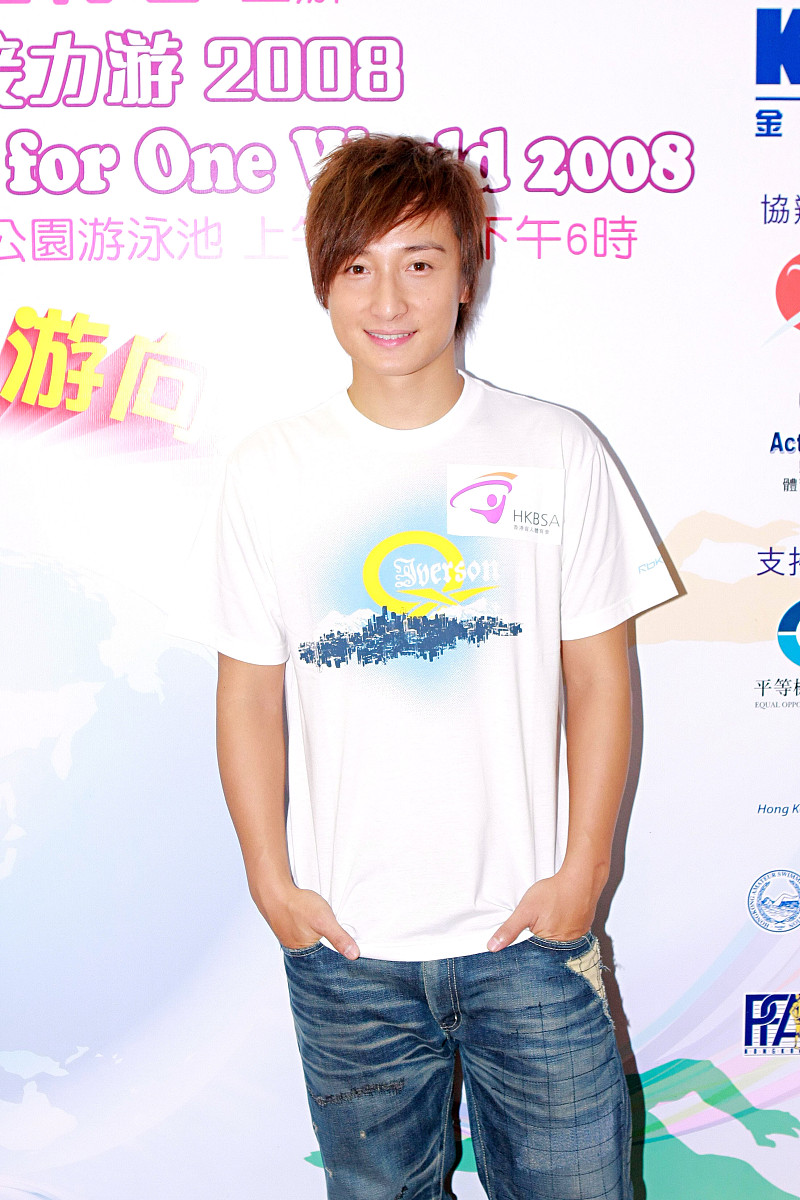 2008年7月29日,香港,盲人游泳接力赛新闻发布会. 方力申+++_+++盲人游
