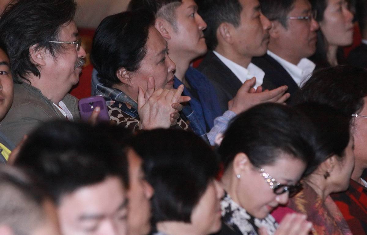 有关于母亲无私的爱题材要求感人肺腑