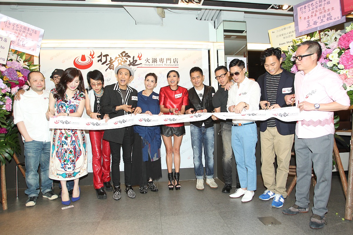 农商银行慈善合伙人发言稿尊敬的各位领导亲爱的居民朋友们大家上午好！很高兴有这样一个机会站在这里代表成都农商银行锦馨家园支行作为锦馨社区慈善社区合伙人分享一下在锦馨社区这些年的慈善心得。慈善事业是居民爱心的生动展现是社区文明的重要标志在过去的时间里成都农商银行锦馨家园支行一直践行慈善理念肩负国企担当2022年成都疫情爆发锦馨社区疫情态势不乐观在严格遵守社区疫情防控规定的前提下为抗战在一线的志愿者、工