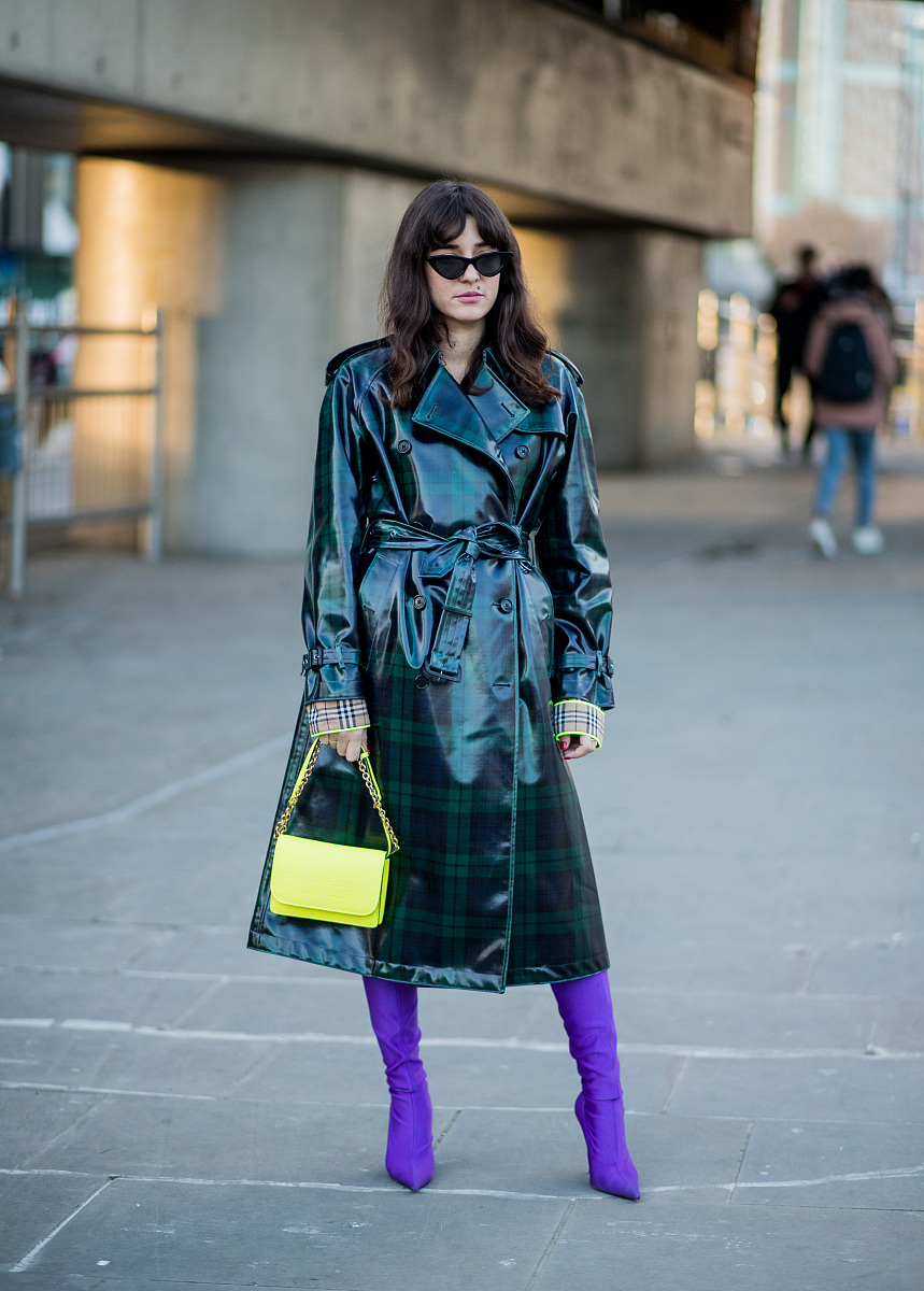 豆绿色墨绿色跟黑色哪个黄皮肤显白好看