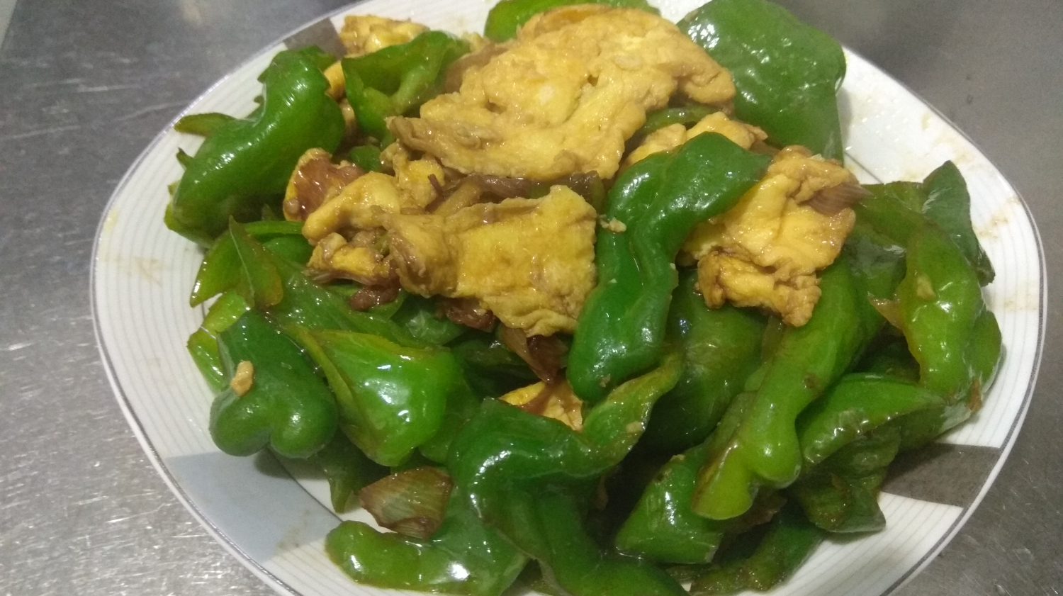 辣椒炒鸡蛋,简单又好吃的家常菜