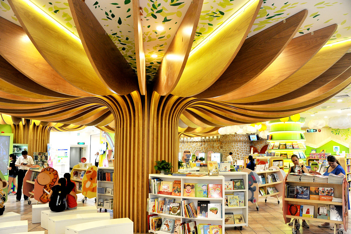 写一篇计算机科学与技术专业的学生的自我鉴定内容包含 怀化学院、学习刻苦、政治立场坚定、热爱专业、积极向上、动手能力强具备扎实的专业理论基础、有理想有抱负、尊师敬长、获得过特等奖学金、国家励志奖学金、蓝桥杯省二等奖的等