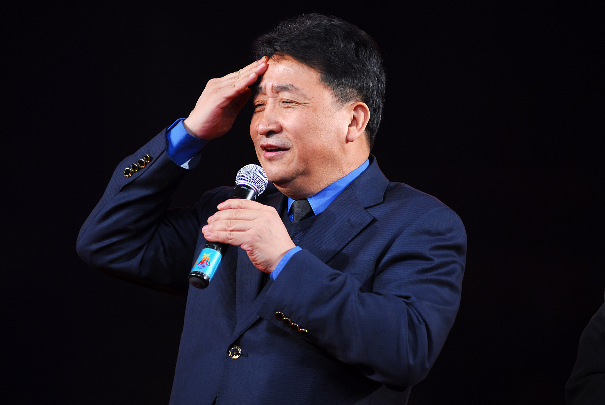 我要写一篇工商企业管理专业的毕业论文主题是《论国有企业文化建设与管理创新》帮我思考一下文章结构和每个章节的内容