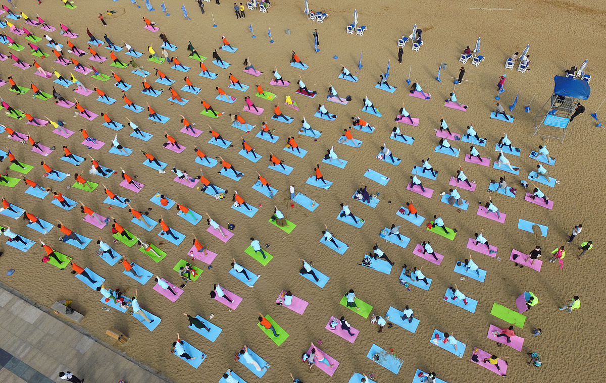 请以小学生口吻写一篇关于文明礼仪上下学当中的演讲稿