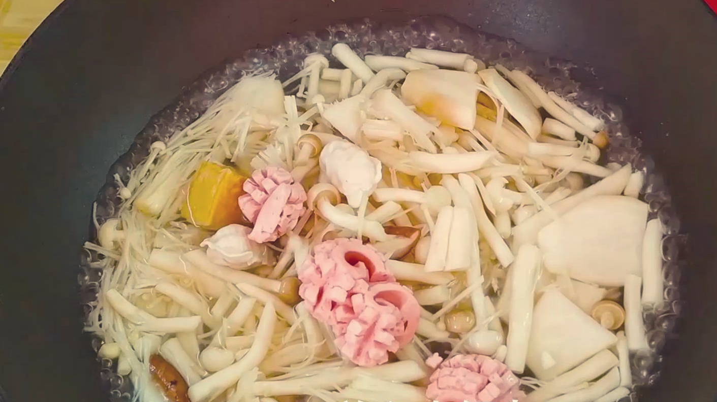 菜谱:丸子金针菇新做法,适合天热吃,比凉拌还要香,做法简单